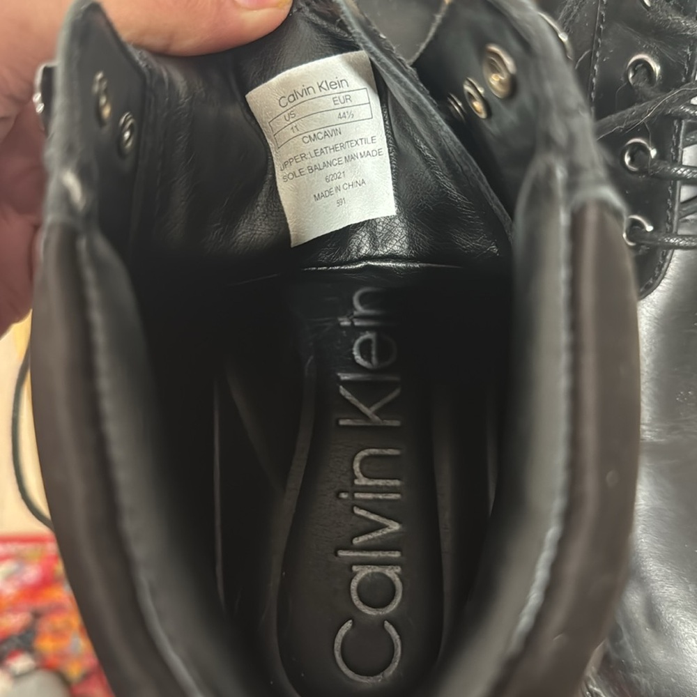 Lightly worn Calvin Klein boots size 11 - Picture 4 of 9
